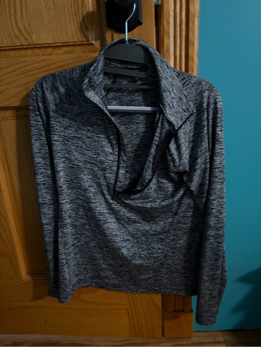 Under armor light weight quarter zip